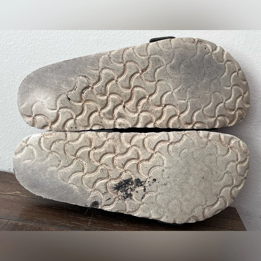 Birkenstock Arizona Grey Suede Sandals Soft Footbed size 38 Women’s size 7 - Picture 9 of 9